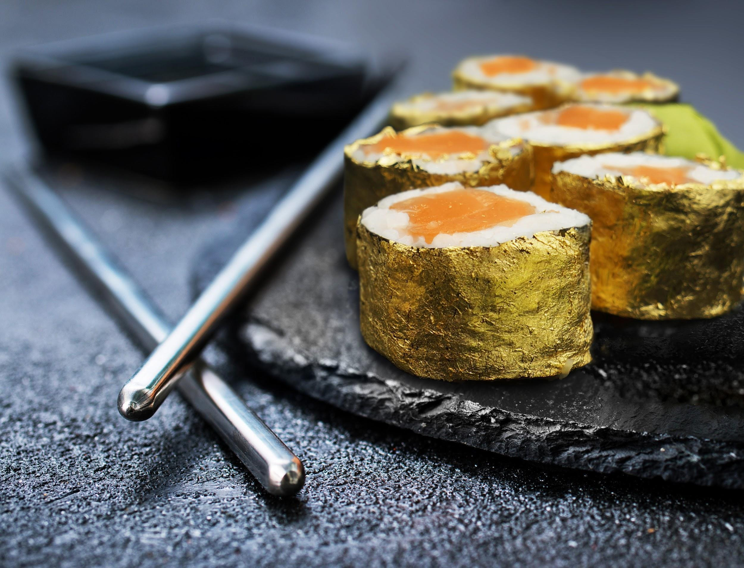 Sushi de ouro: restaurante japonês inova trazendo a novidade para o cardápio