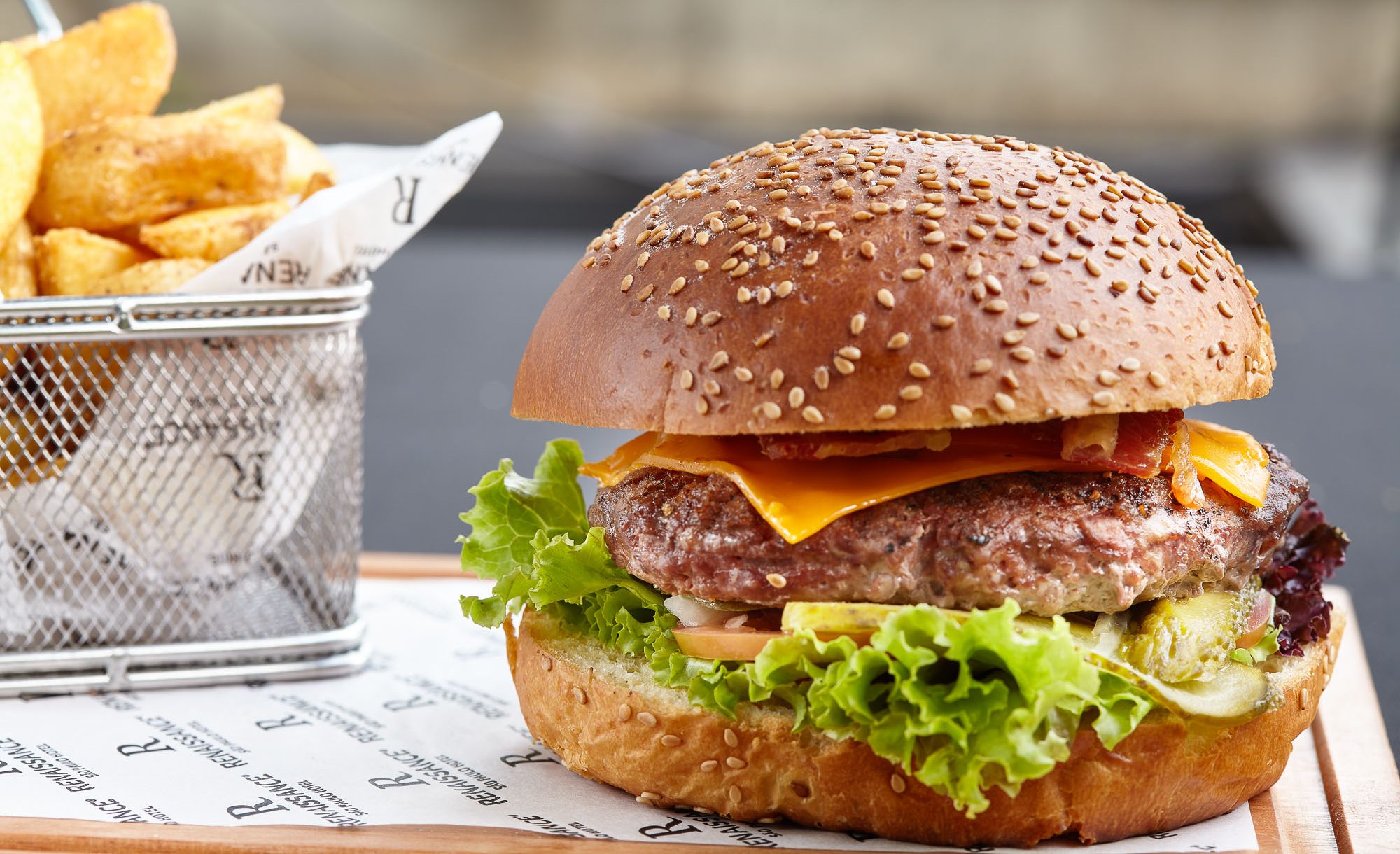 Dia do Bacon: Confira sugestões de hambúrgueres especiais para saborear a data em São Paulo